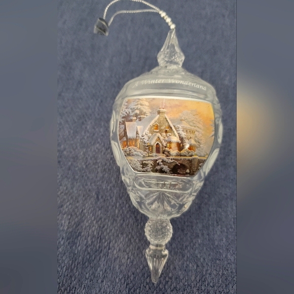 Thomas Kinkade Christmas ornament glass annual Crystal figurine Victorian 2016 - Picture 1 of 1